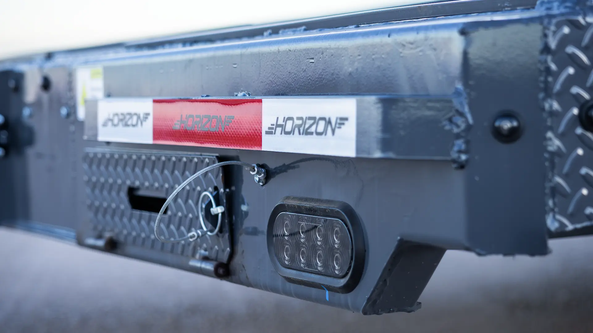 horizon trailers img